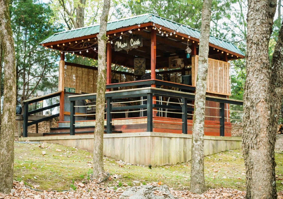 creekside man cave